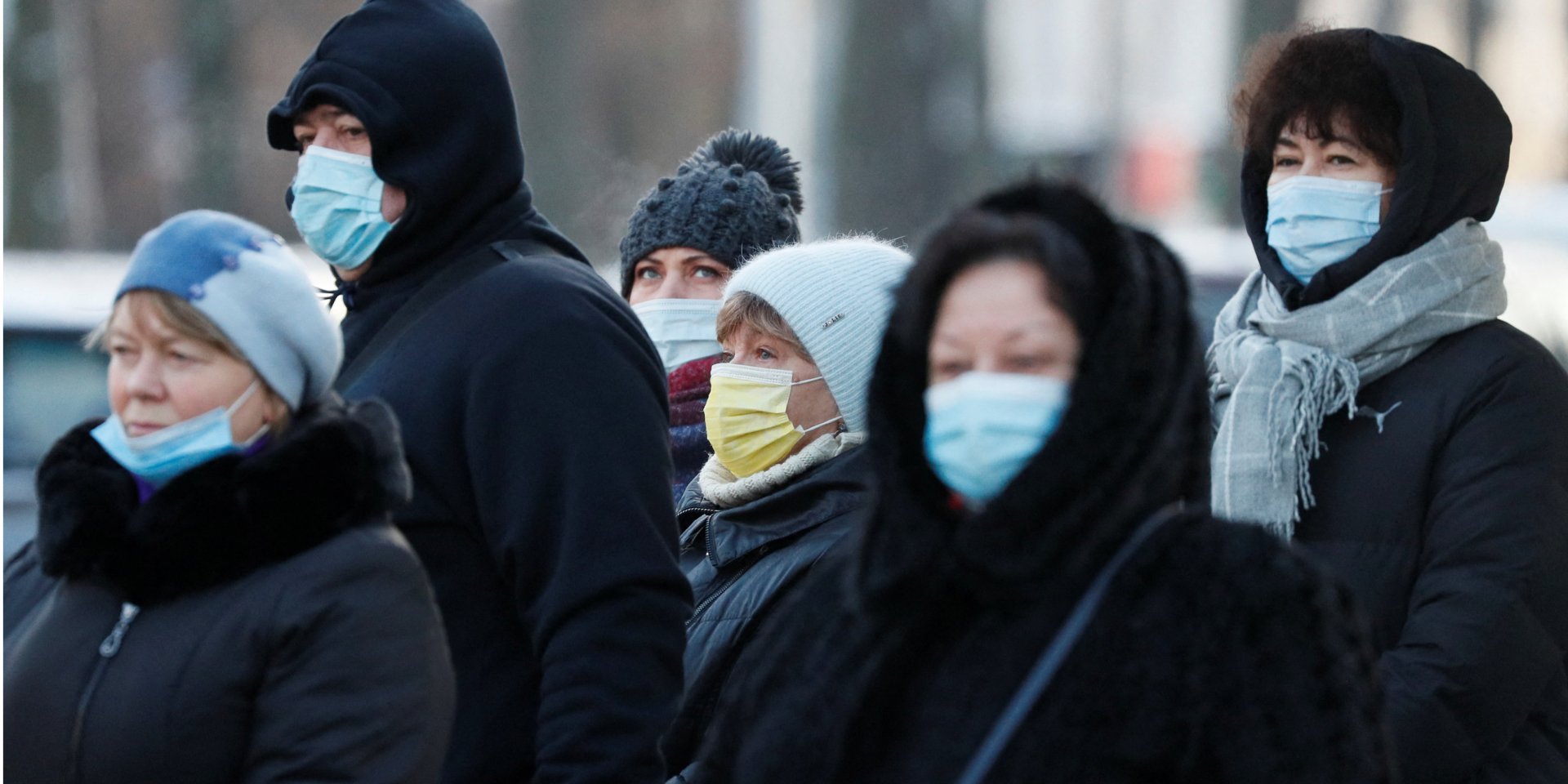 Пик заболеваемости в Украине в ближайшую волну коронавируса прогнозируют на февраль 2022 года — именно тогда могут ввести максимальные ограничения (Фото: REUTERS/Gleb Garanich)