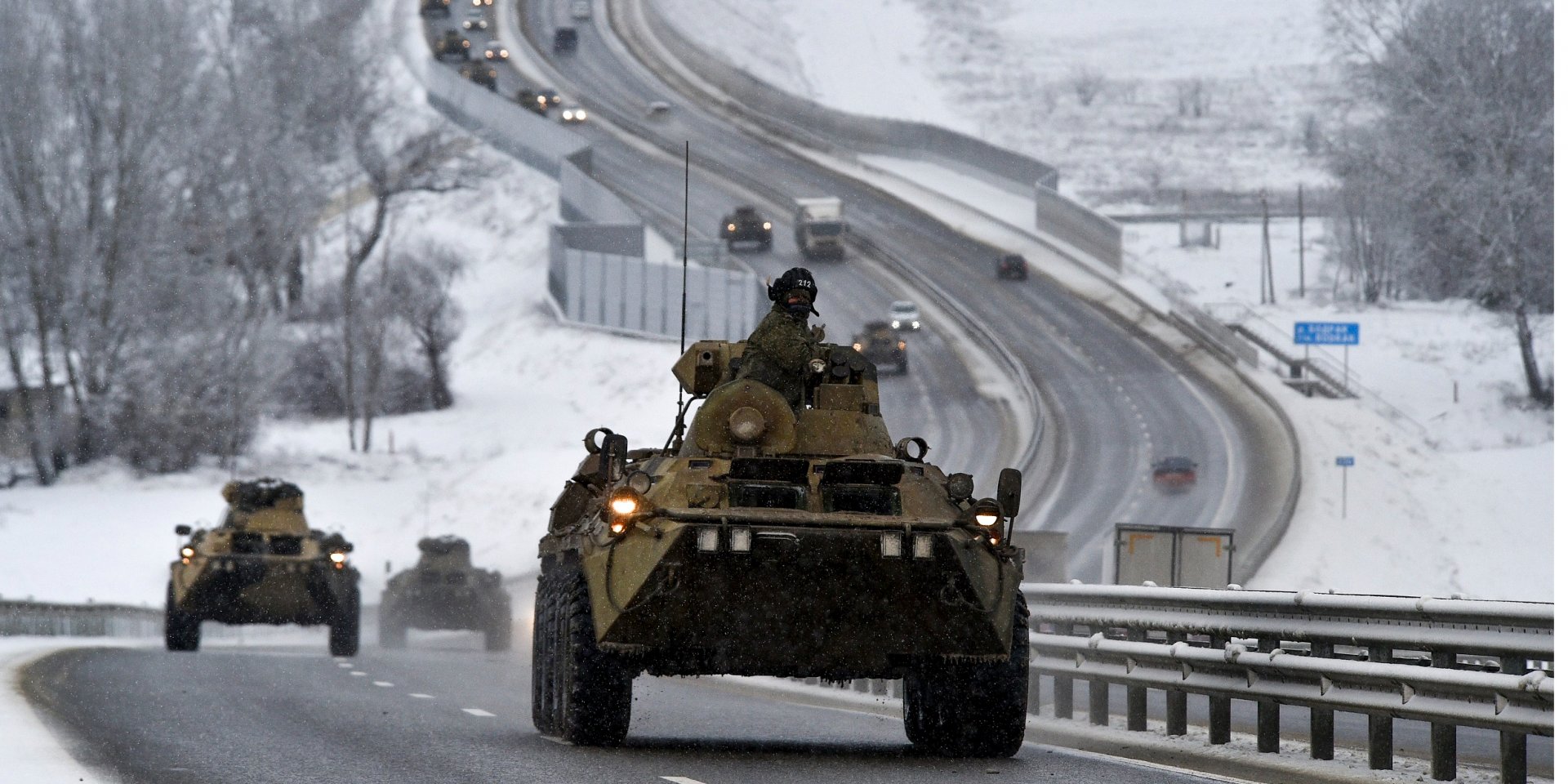 Колонна российской бронетехники в Крыму, 18 января (Фото: AP Photo)