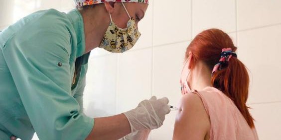 В Харьковской области полный курс вакцинации прошли более 1 млн человек (Фото: Харьковская областная государственная администрация)
