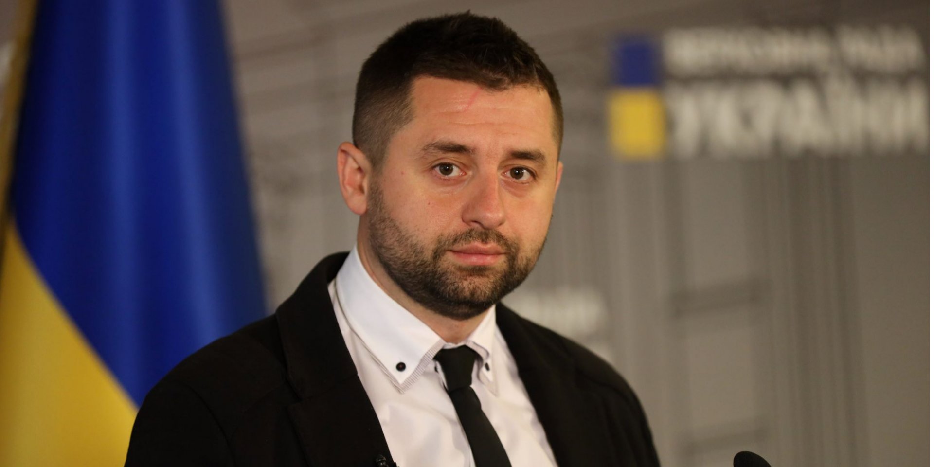 Голова фракції Слуги народу в Раді Давид Арахамія звинуватив авторитетні західні ЗМІ у публікації фейків про вторгнення РФ в Україну (Фото: sluga-narodu.com)