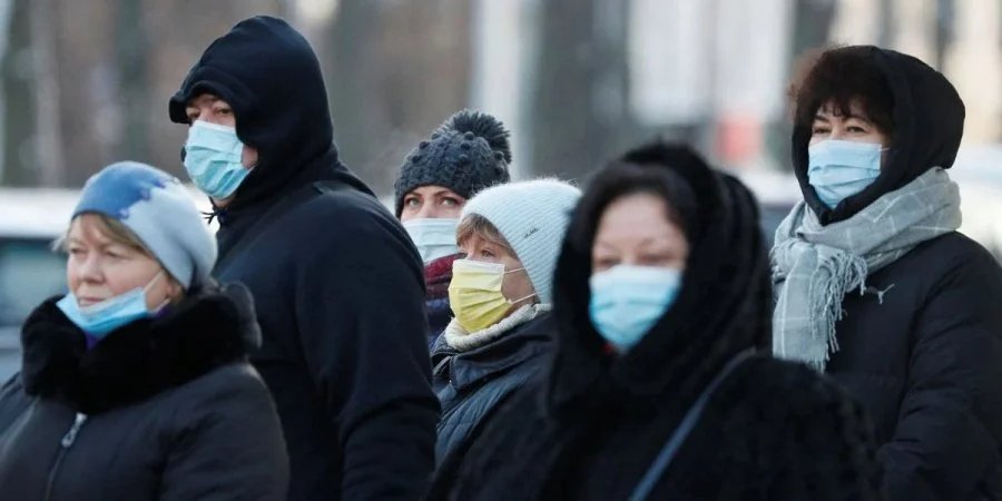 Захворюваність на COVID-19 в Україні тримається на високому рівні (Фото: REUTERS/Gleb Garanich)