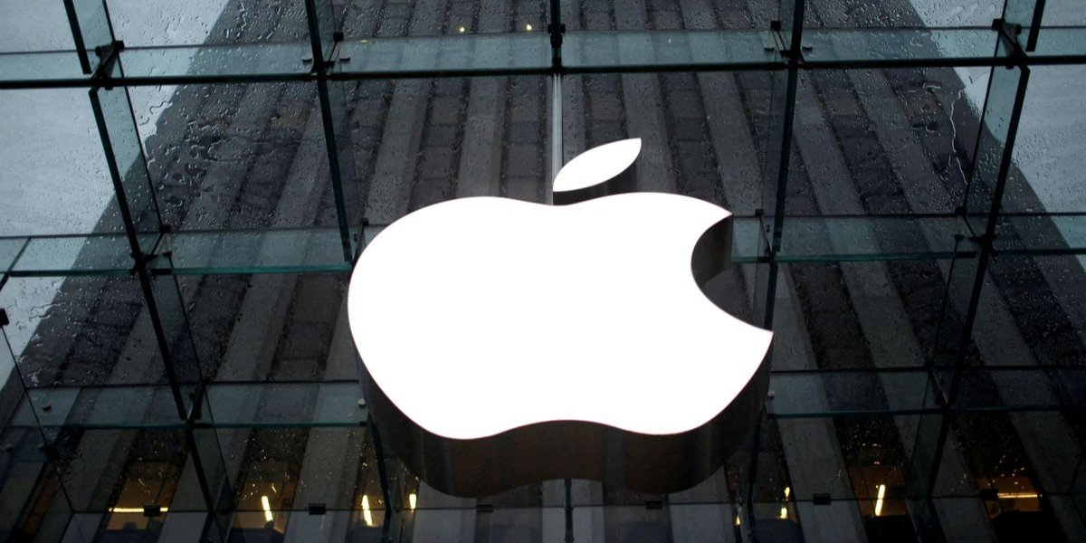Apple прекращает продажу своей продукции на территории страны-агрессора. (Фото: REUTERS/Mike Segar)
