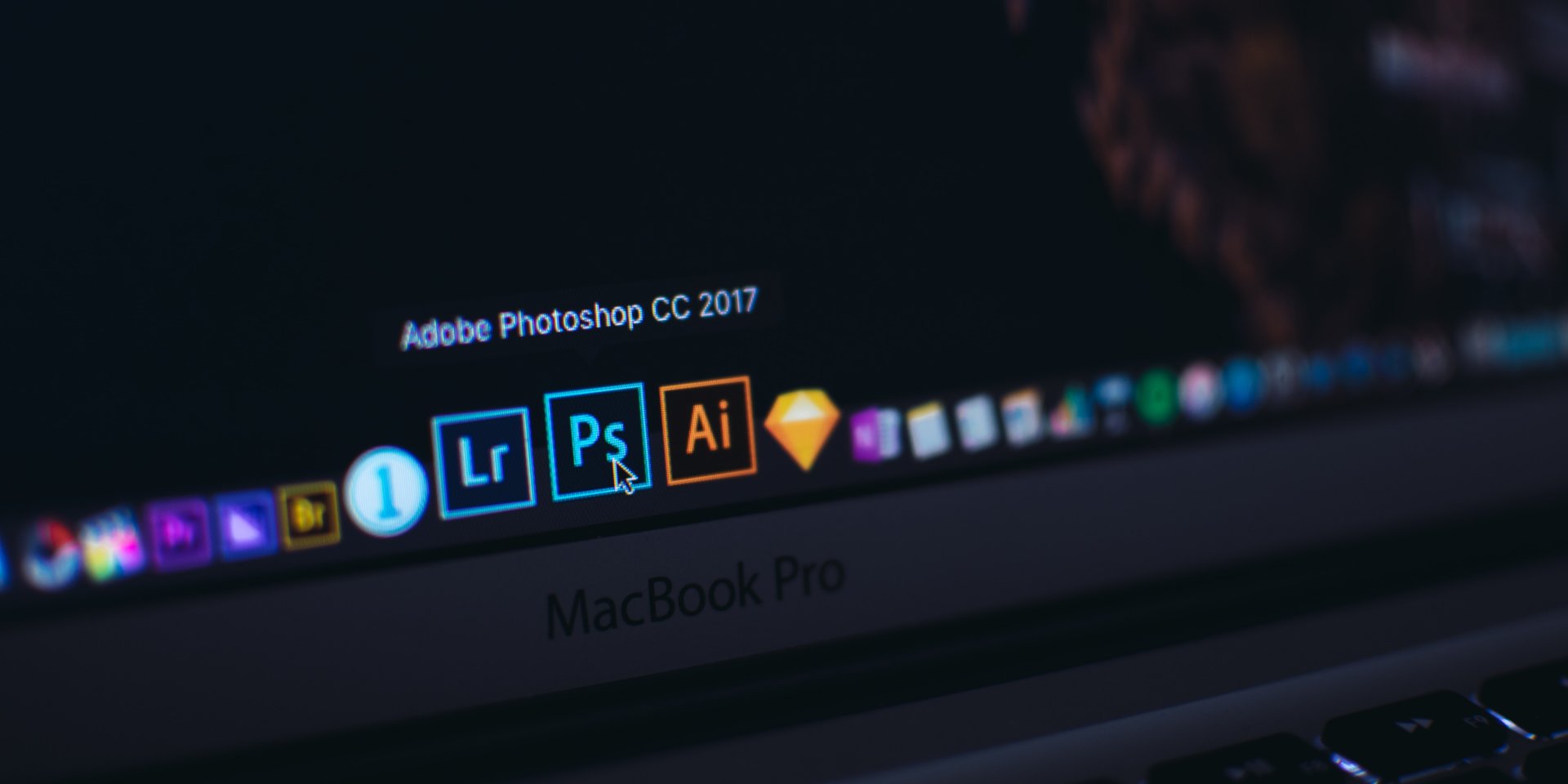 Adobe остановил продажи в РФ (Фото: Szabo Viktor \ Unsplash)
