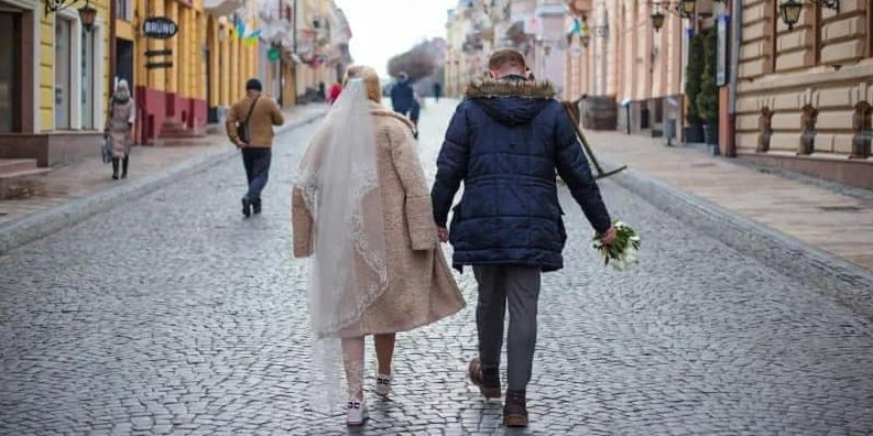 З початку війни в Україні зареєстрували майже 4 тис. шлюбів (Фото: facebook.com/minjust.official)