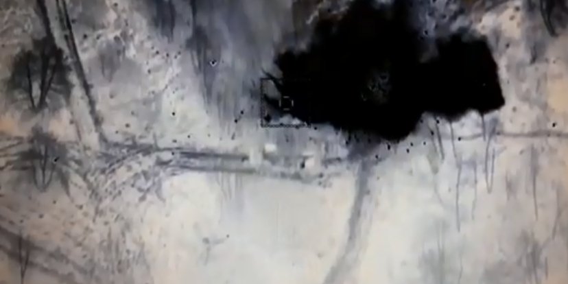 Байрактари активно розбивають техніку та зривають постачання російської армії (Фото: Кадр із відео Валерій Залужний / Facebook)