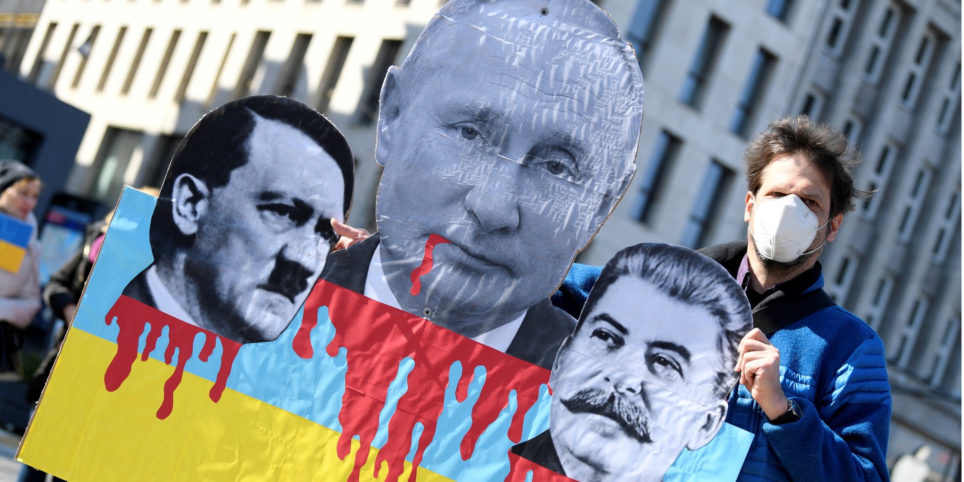 Акція протесту проти розв’язаної РФ війни та на підтримку України в німецькому Гамбурзі, 20 березня 2022 (Фото: REUTERS/Fabian Bimmer)