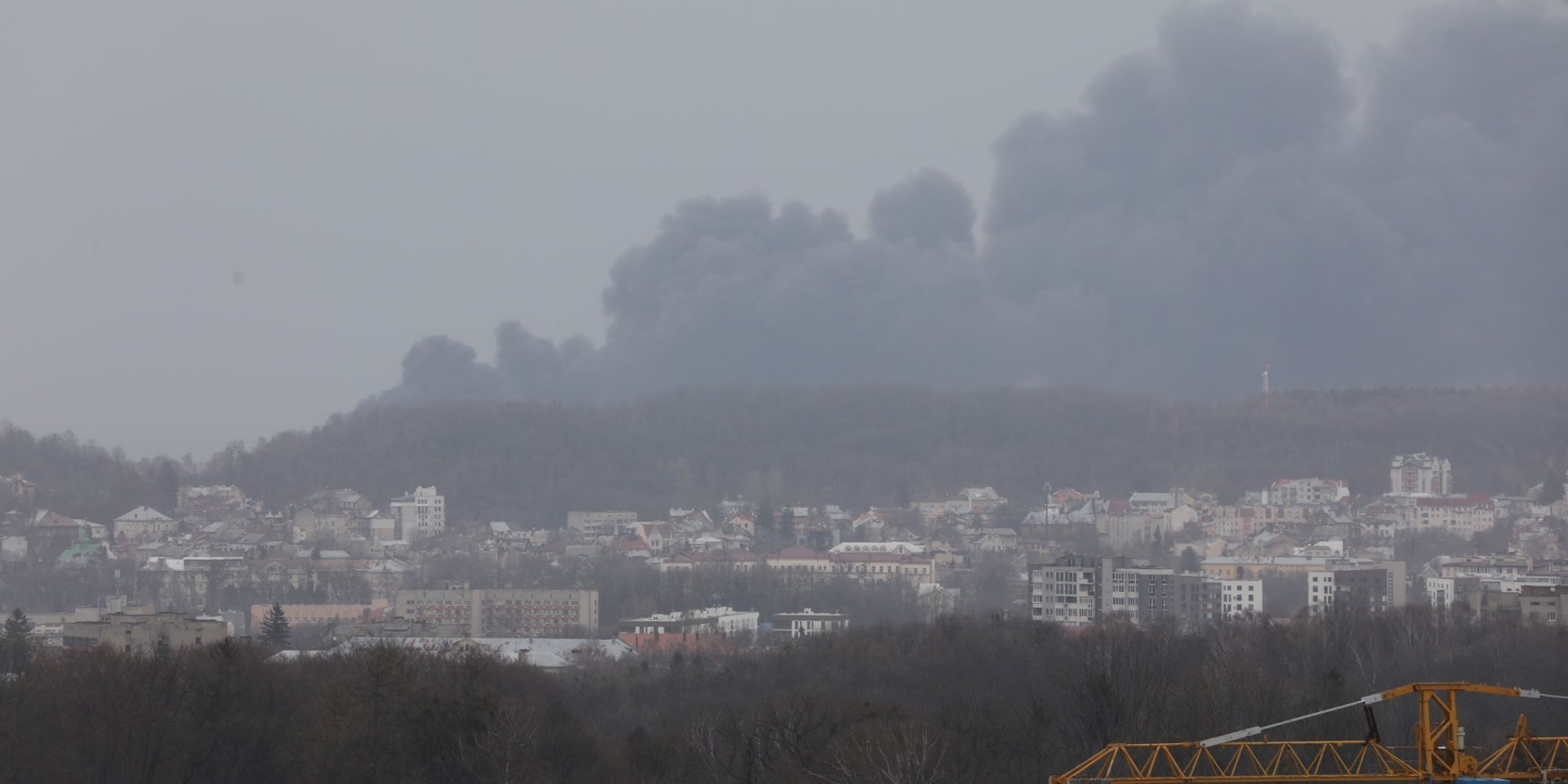 31-й день війни — хроніка. По Львову вдарили ракетами, Байден виступив із промовою на підтримку України, ЗСУ звільнили Тростянець - фото