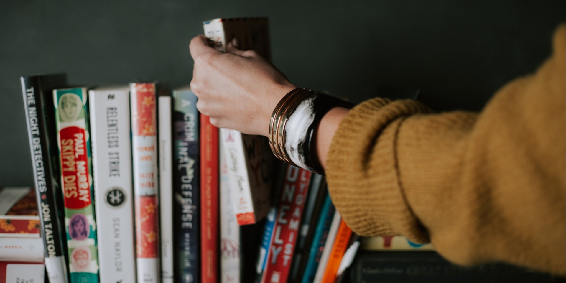 Книги Януша Корчака хорошо подойдут для родителей (Фото: christin hume / unsplash)