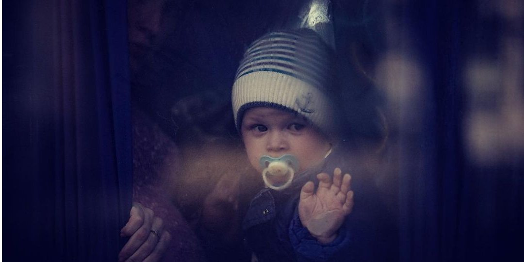 Як шукати зниклих під час війни дітей (Фото: instagram.com/vadimghirda for APNews)