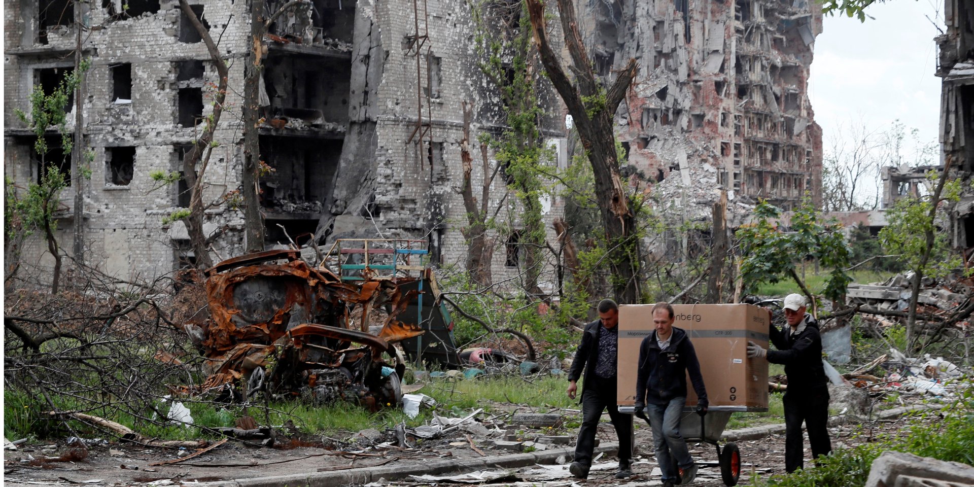 Epidemics could break out in Mariupol in summer (Photo: REUTERS/Alexander Ermochenko)
