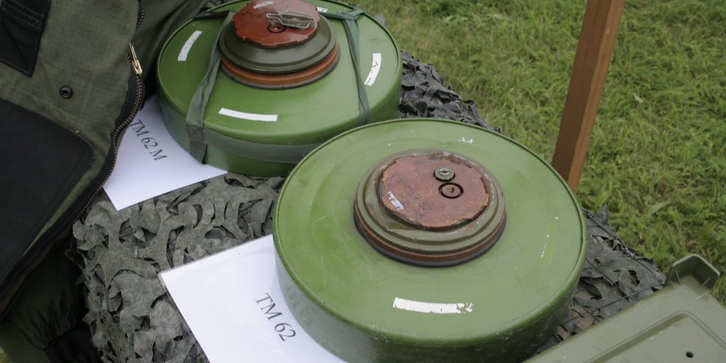 The car hit a TM-62 mine (Photo: ukrmilitary/Twitter)