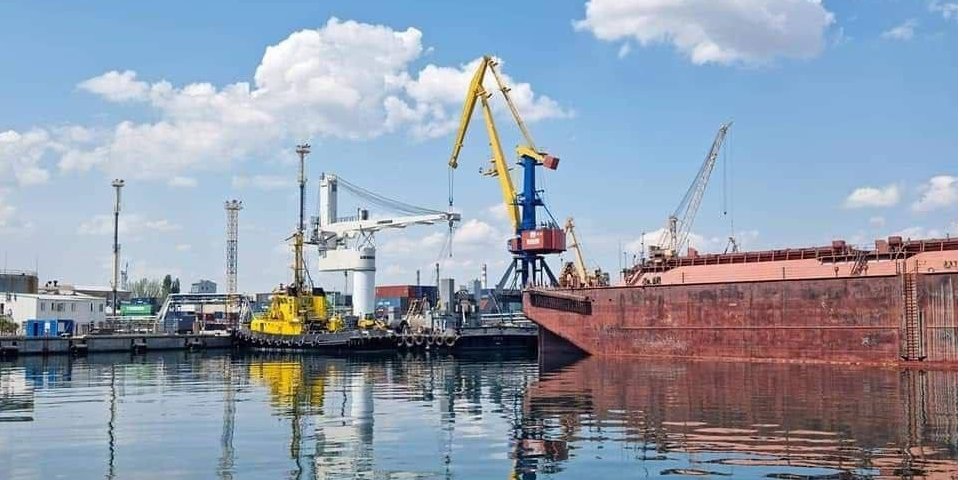 The Ministry of Infrastructure is readying itself for the launch of agricultural product export from Ukrainian ports (Photo: Oleksandr Kubrakov / Facebook)