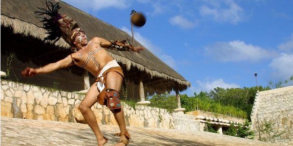 Тлачтлі - улюблена гра з м’ячем жителів Доколумбової Америки (Фото: travel-in-time)