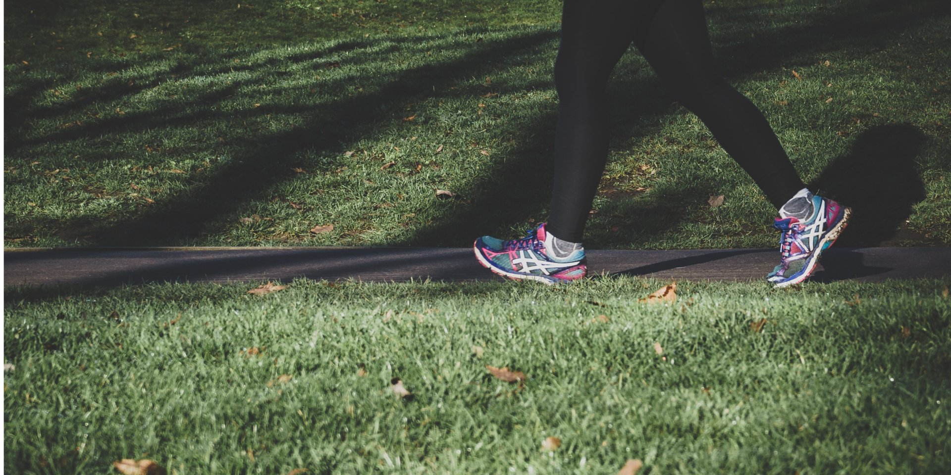 Усього 10 хвилин ходьби можуть підняти вам настрій (Фото: Arek Adeoye/Unsplash)