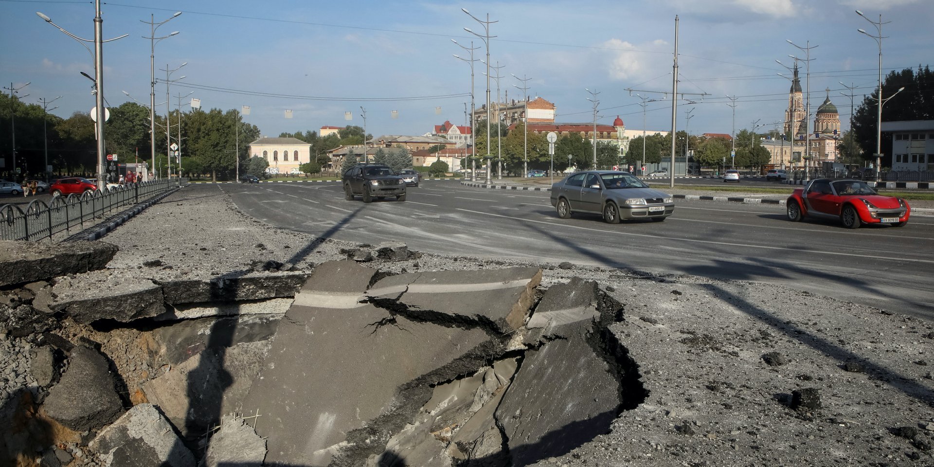 The occupiers shelled Kharkiv (Photo: REUTERS/Vyacheslav Madiyevskyy)