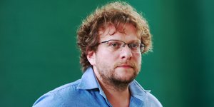 Пітер Померанцев каже, росіяни відчувають приниження щодня і тому принижують інших (Фото: Pako Mera/Alamy via Reuters)