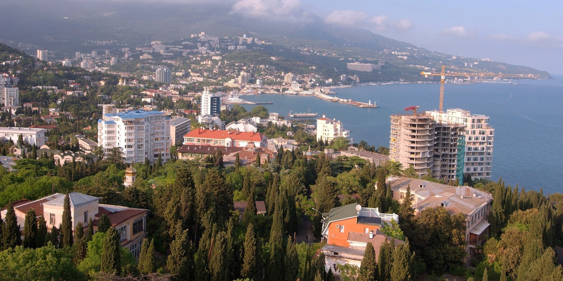 Crimea seeing sharp fall in real estate prices, increased supply / The