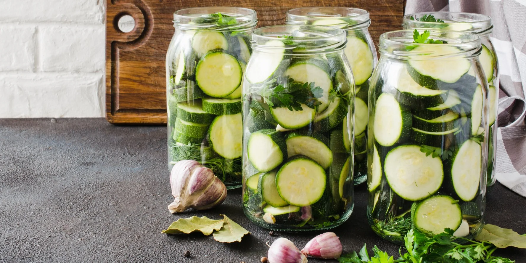 Маринованные кружки кабачков