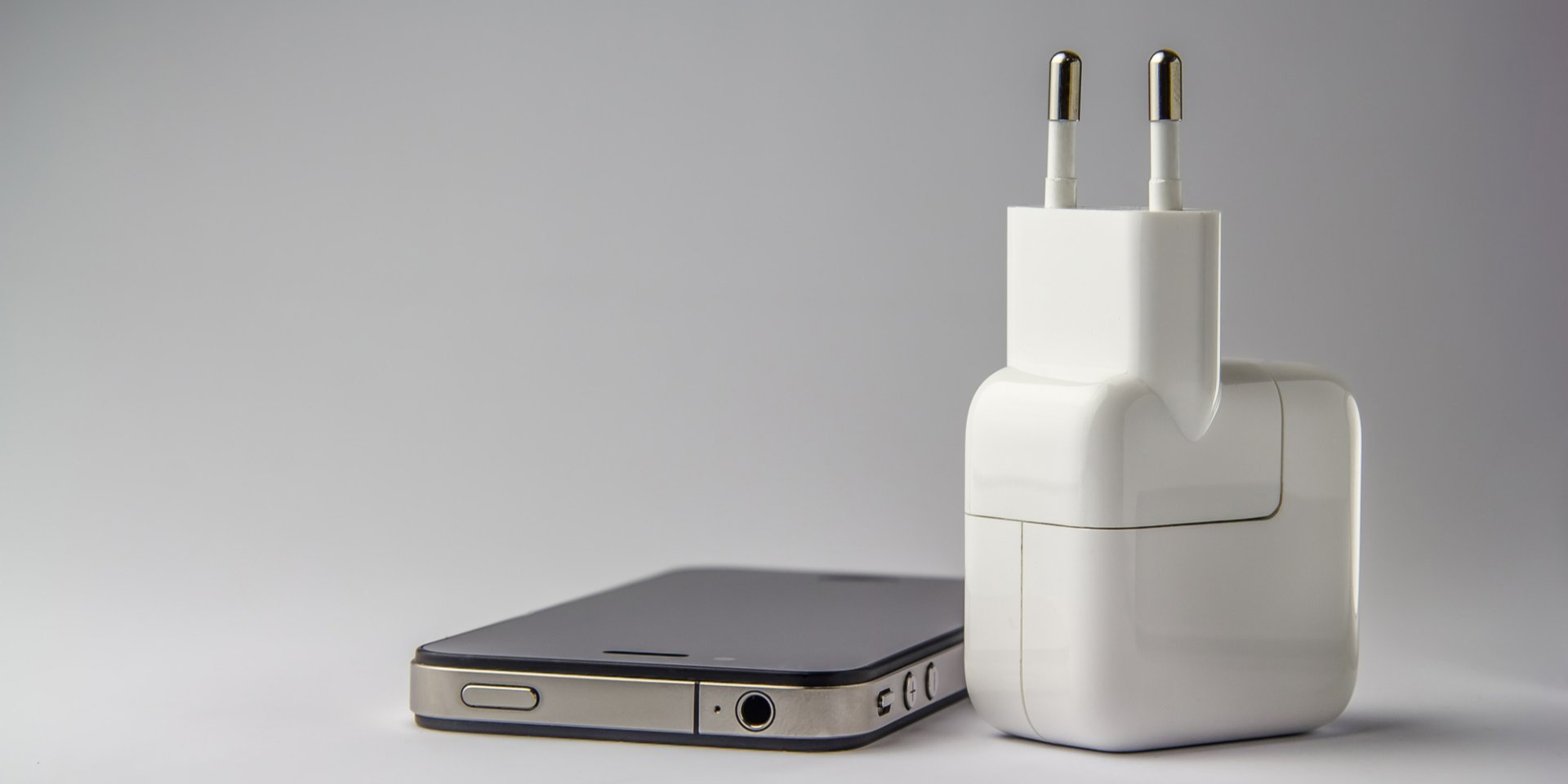 Когда нельзя заряжать севший смартфон / NV