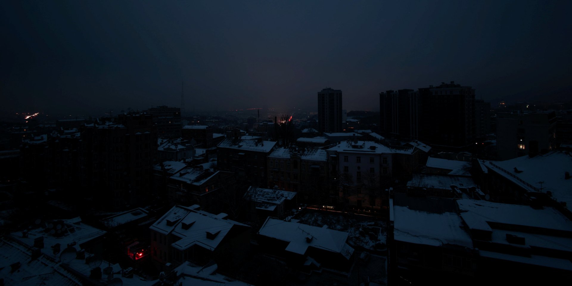According to Oleksandr Kovalenko, an observer of the Information Resistance group, if all 70 Russian missiles hit the target on November 23, the blackout in Ukrainian cities could last for a month (Photo: REUTERS/Vladyslav Sodel)