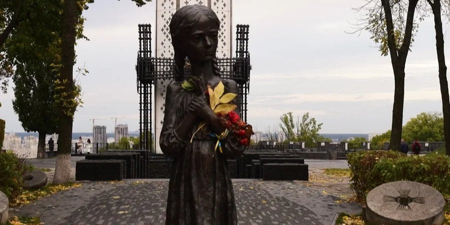 The memorial complex in Kyiv, dedicated to the memory of the victims of the Holodomor in Ukraine (Photo: E. van M/Flickr)