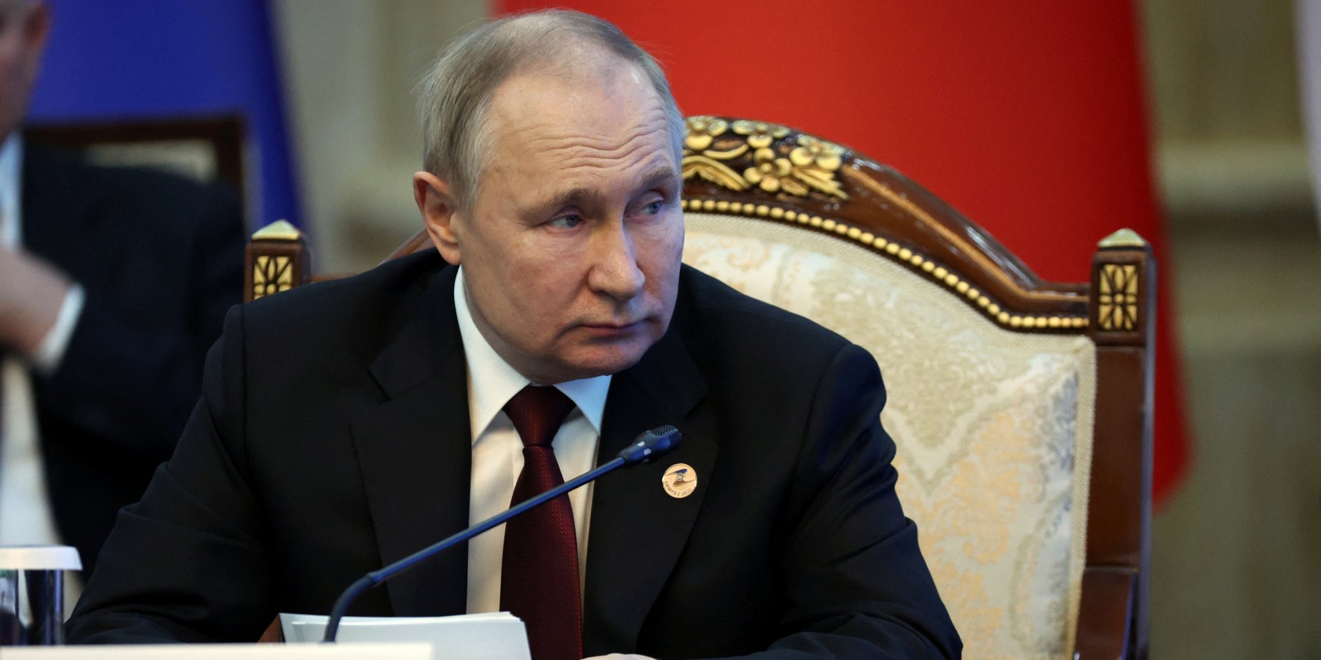Владимир Путин в Бишкеке, 9 декабря (Фото: Sputnik/Sergei Bobylyov/Pool via REUTERS)