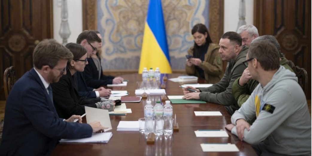 В Киеве прошла встреча представителей Украины с делегацией Международного комитета Красного Креста (Фото: Офис президента Украины)
