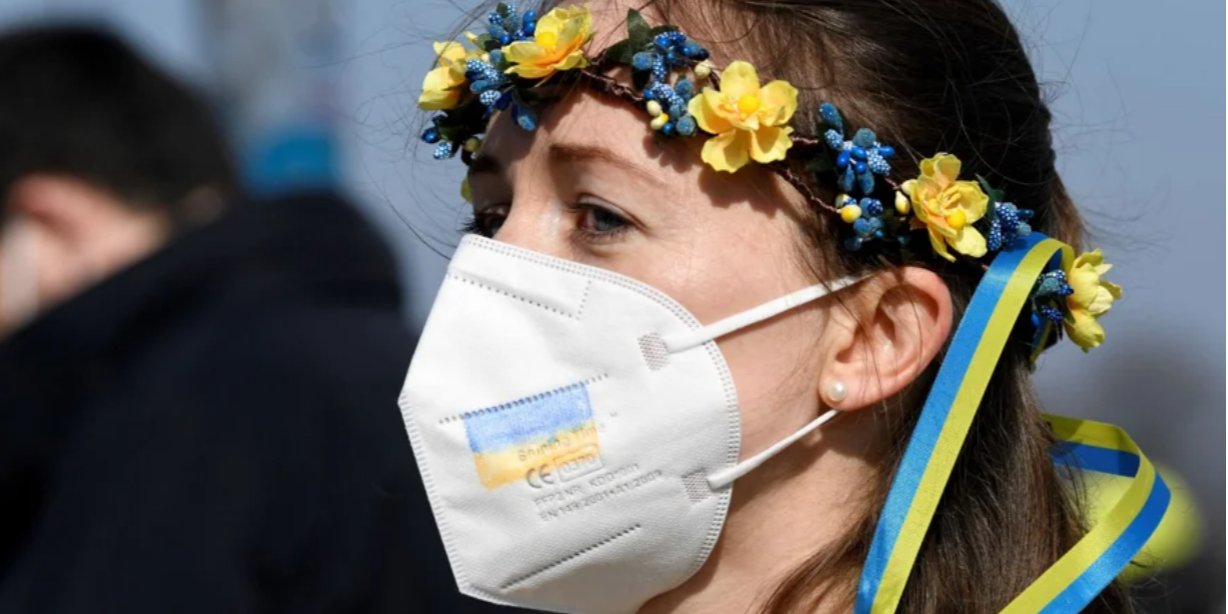 Через повномасштабне вторгнення РФ ряд протиепідемічних норм в Україні пом’якшили (Фото: REUTERS/Fabian Bimmer)