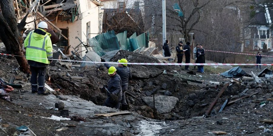 Consequences of the Russian attack on one of the districts of Kyiv, December 31, 2022 (Photo: (Фото:REUTERS/Valentyn Ogirenko))