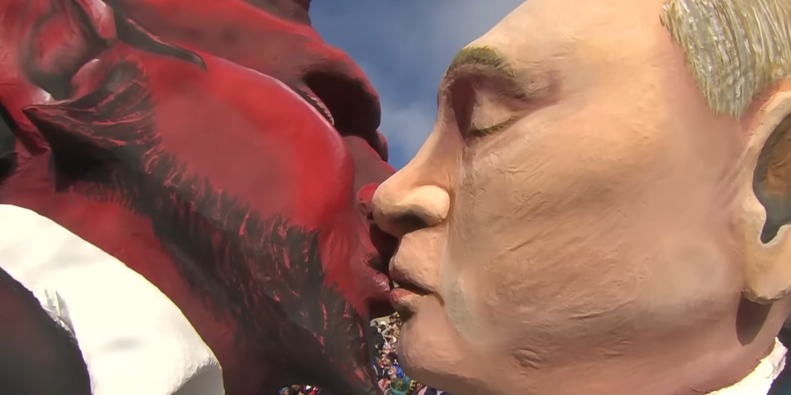 Путіна зобразили під час поцілунку з дияволом (Фото: WDR aktuell)