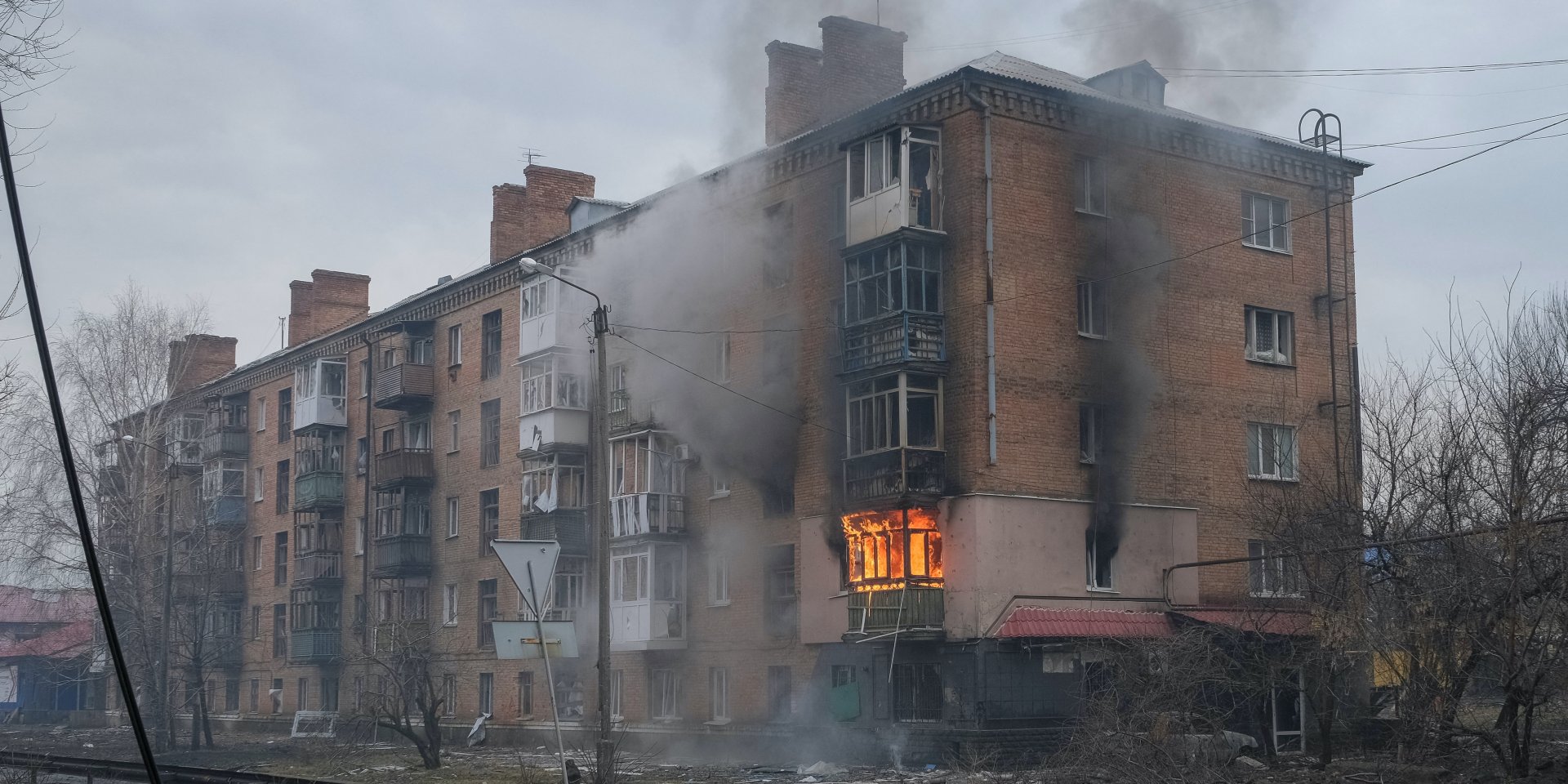 Будинок після обстрілу в Донецькій області (Фото: REUTERS/Alex Babenko)