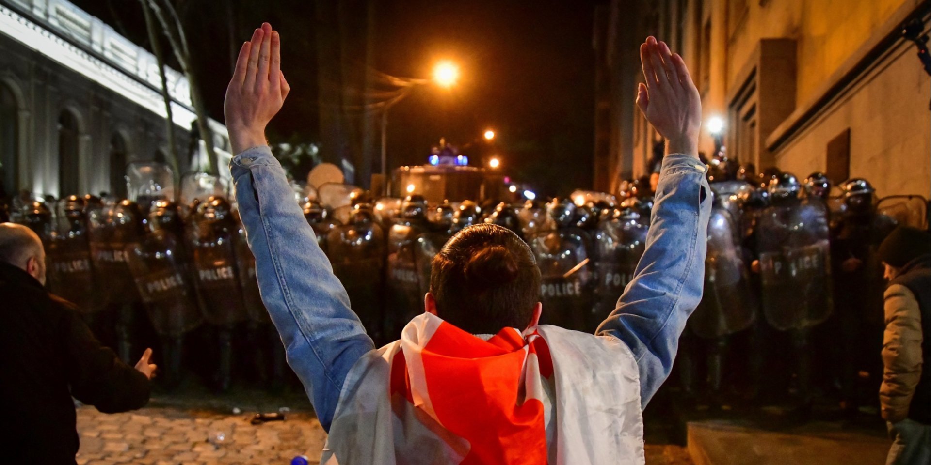 Протесты в Грузии из-за закона об иноагентах: фоторепортаж из Тбилиси ...