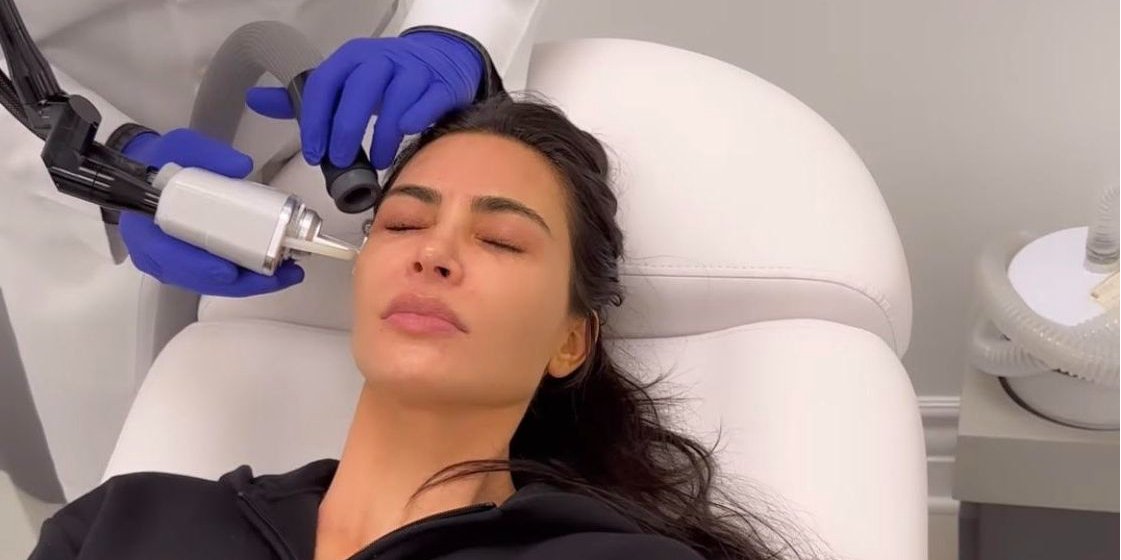 Ким Кардашьян показала, как готовится к афтепати Оскара (Фото: kimkardashian/Instagram)