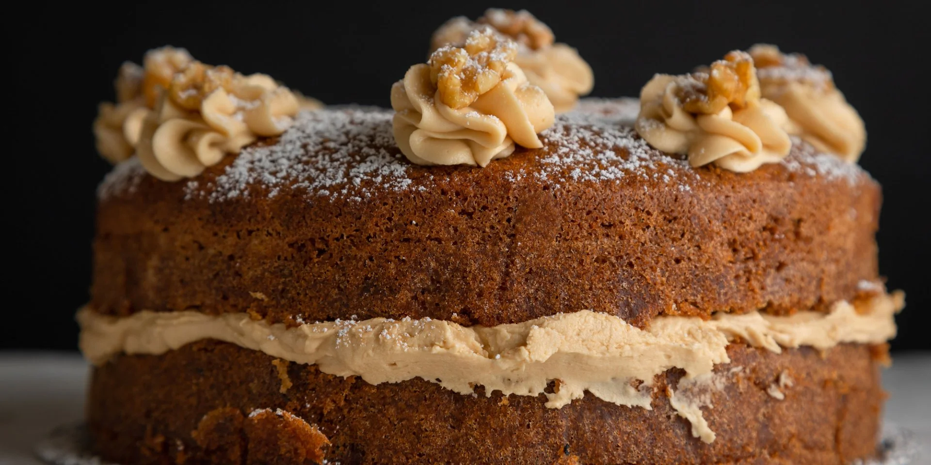 Постный пирог с кофе и черносливом