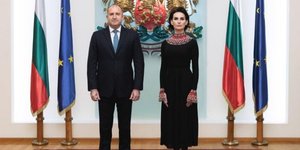 7 квітня нова амбасадорка України Олеся Ілащук вручила вірчі грамоти президенту Болгарїі Румену Радєву і офіційно почала роботу в країні (Фото:Президент Республіки Болгарія)