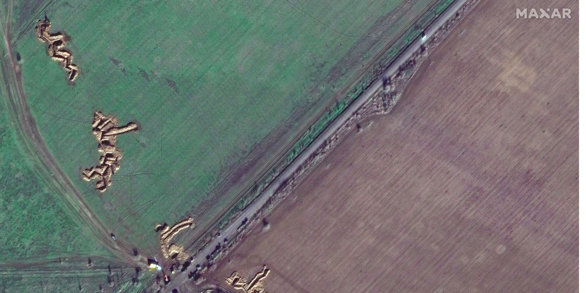 Супутниковий знімок укріплень російських окупантів у&nbsp;Криму (Фото: Maxar Technologies/Handout via REUTERS)