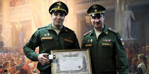 Niiaz Iliasov (left) in military uniform (Photo:ЦСКА)
