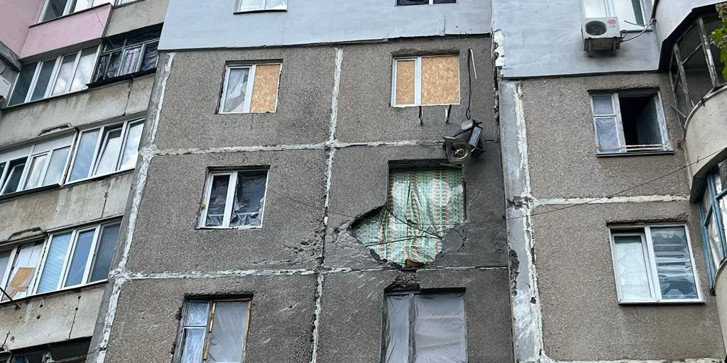 Consequences of the shelling of a residential building in Kherson (Photo: Офіс генпрокурора/Telegram)