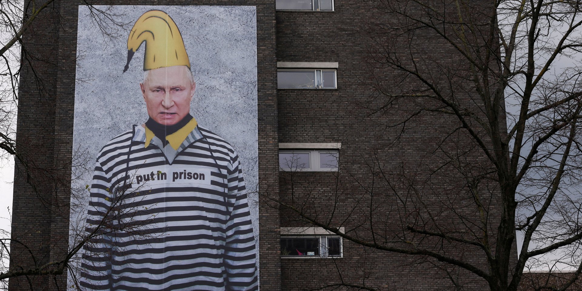 A mural depicting Russian dictator Vladimir Putin in Cologne, Germany (Photo: REUTERS/Thilo Schmuelgen)