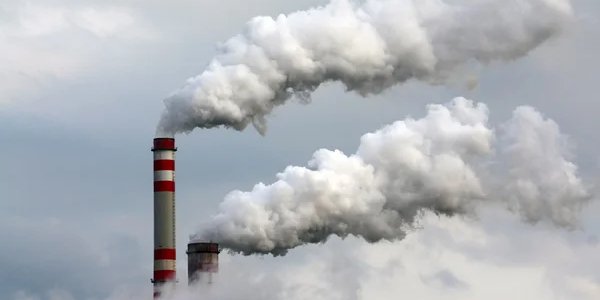 Забруднення повітря — одна з причин тяжкого перебігу коронавірусної хвороби (Фото: martin33/Depositphotos)