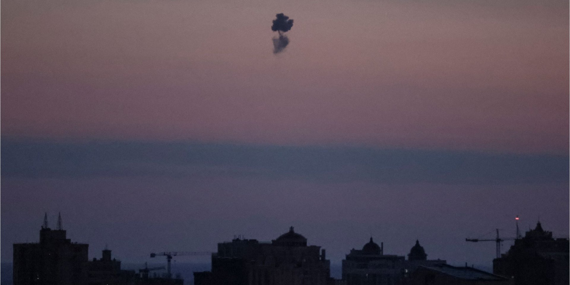 During the night, air defense forces destroyed 52 of 54 enemy kamikaze drones (Photo: Gleb Garanich/Reuters)