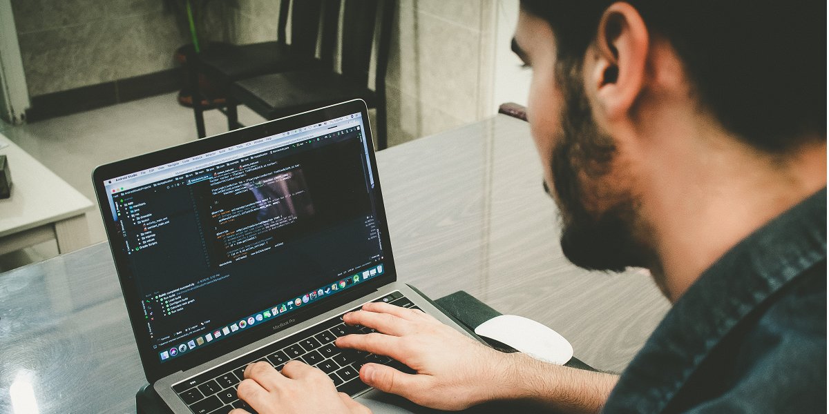IT-индустрия Украины по итогам 2022 года выросла на 5,8% (Фото: Danial Igdery / Unsplash)