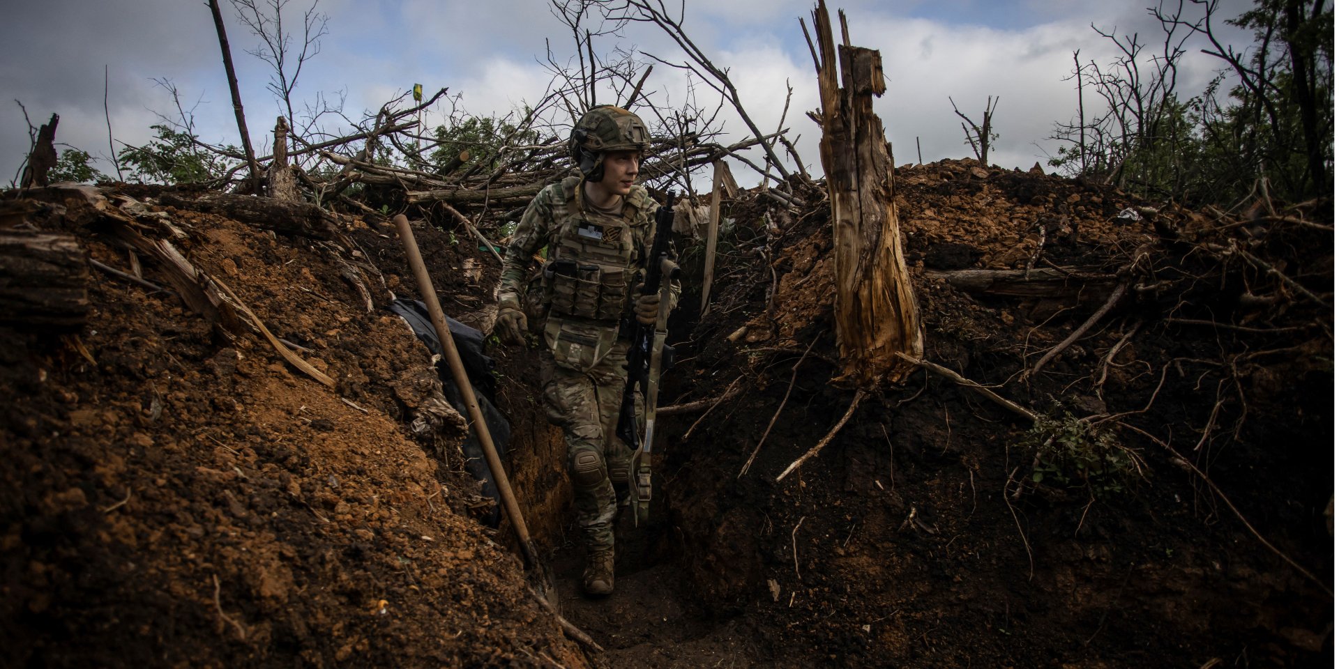 Ukrainian military near Bakhmut, May 30, 2023 (Photo: REUTERS/Yevhenii Zavhorodnii)