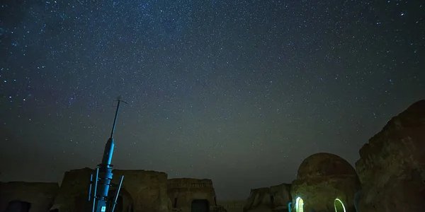 Долгое время считалось, что планеты вроде Татуина не могут существовать (Фото: leshiy985/Depositphotos)