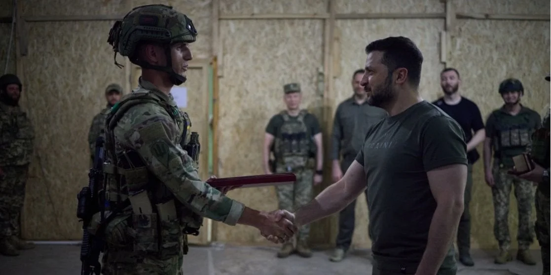 Zelenskyy visits Frontline troops in Donetsk Oblast – Ukraine news / The New Voice of Ukraine