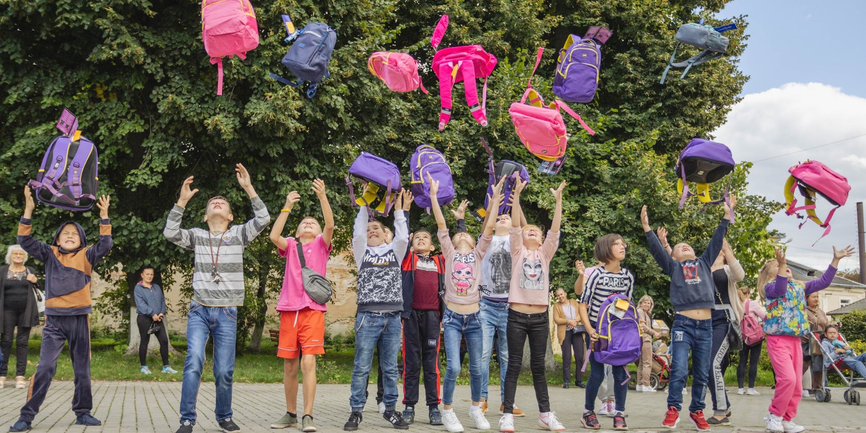 В прошлом году закупили 500 школьных наборов (Фото: Каритас Украины)
