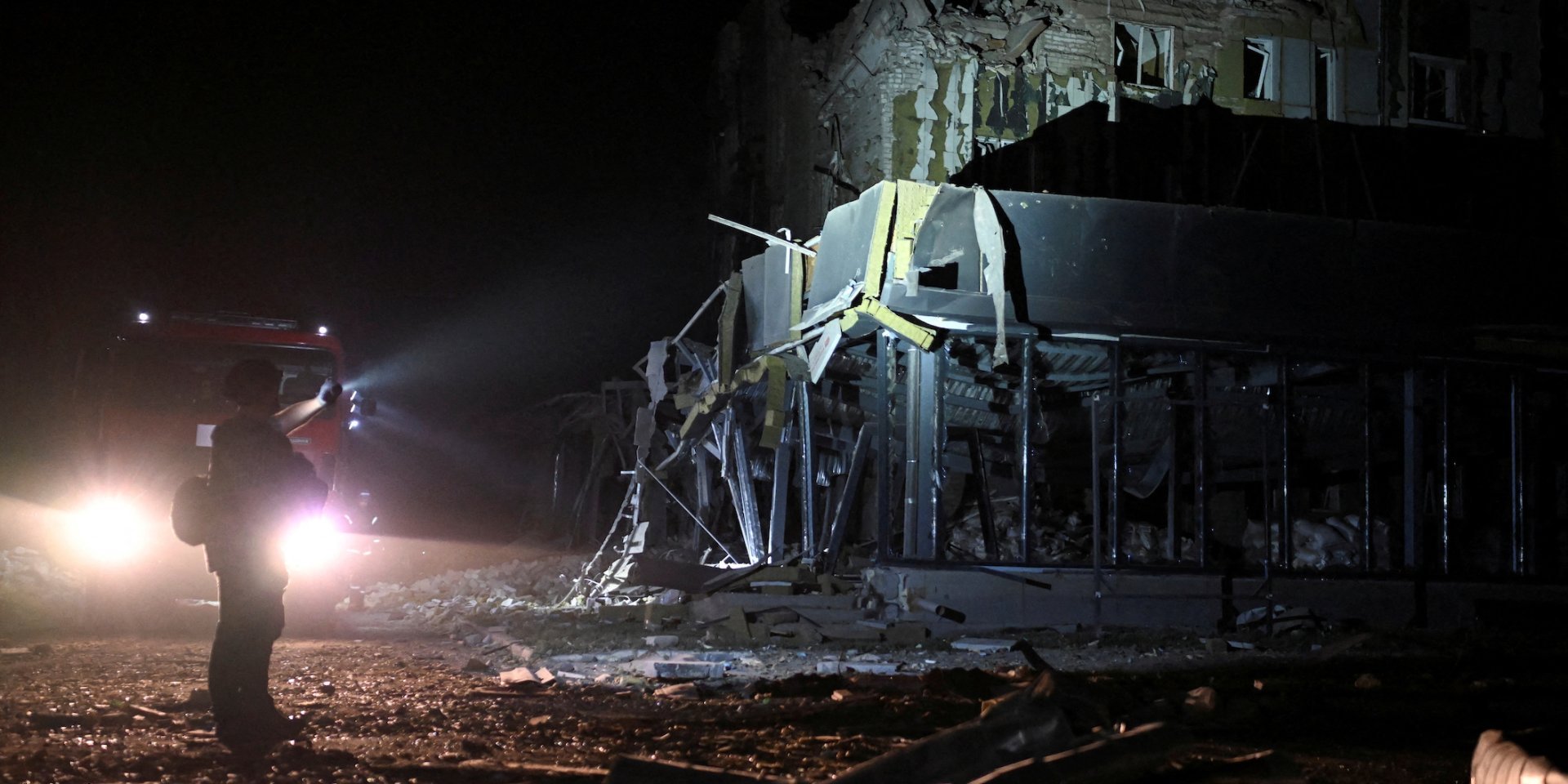 Consequences of a Russian missile attack on a residential building in Pokrovsk, August 7, 2023 (Photo: REUTERS/Viacheslav Ratynskyi)