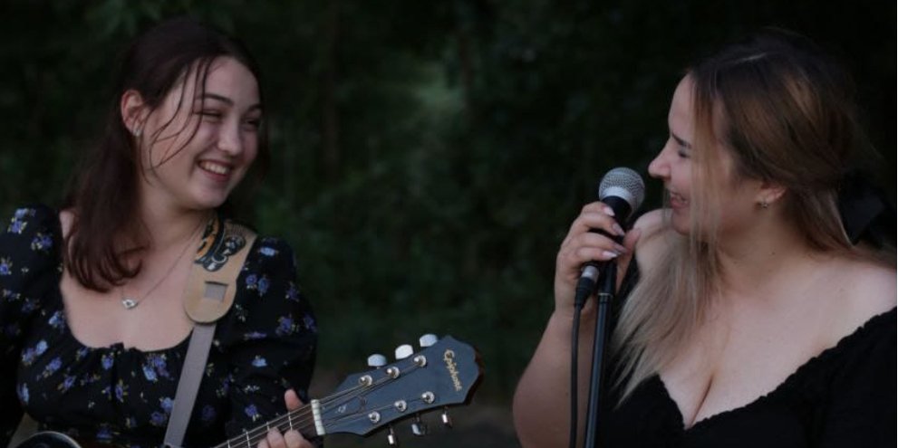 Khrystyna Spitsyna and Svitlana Semeykina (Photo: Matviivske Village Center for Culture and Leisure)