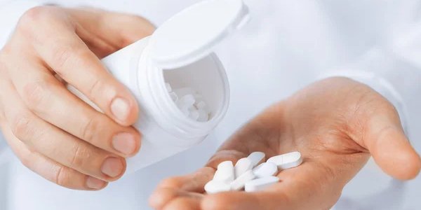 Новое исследование показало пользу приема аспирина для профилактики повторных инфарктов и инсультов (Фото: Syda_Productions/ Depositphotos)