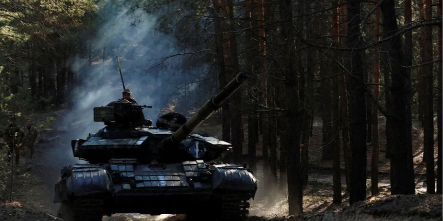 A captured Russian tank in Kupiansk, Kharkiv region, October 15, 2022 (Photo: REUTERS/Clodagh Kilcoyne)